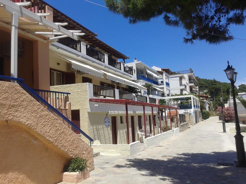 Pansion Nikos Apartman Patitíri Kültér fotó